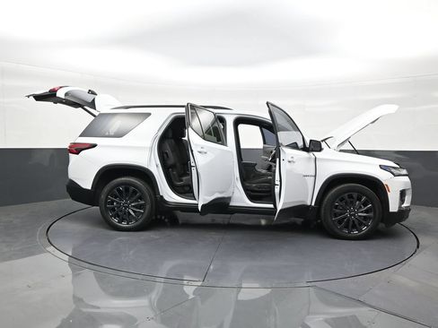 Used 2022 Chevrolet Traverse RS FWD image 29
