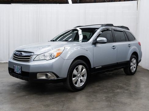 Used 2012 Subaru Outback 3.6R Limited image 3