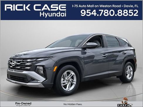 Used 2025 Hyundai Tucson SE image 1