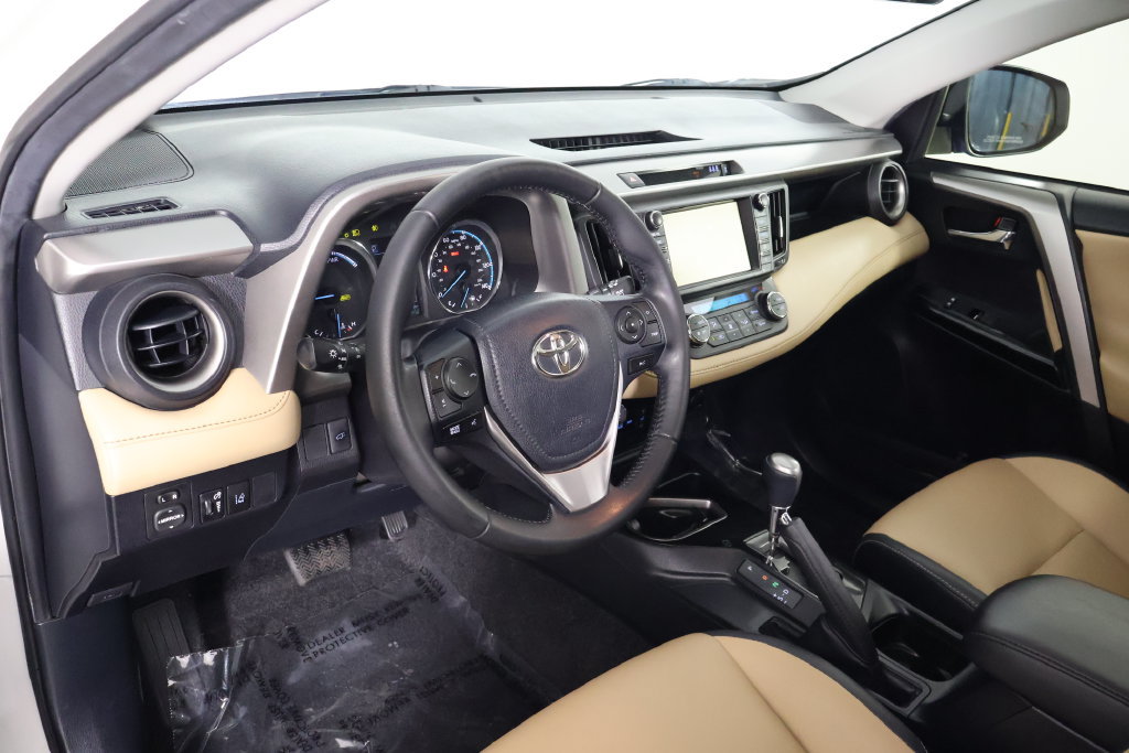 Used 2018 Toyota RAV4 Limited w/ Preferred Accessory Package AWD/4WD image 7
