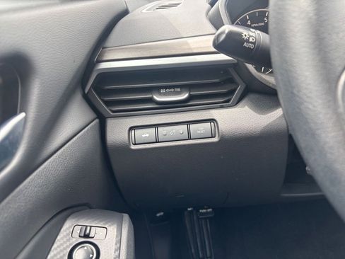 Used 2025 Nissan Altima 2.5 SV FWD image 33