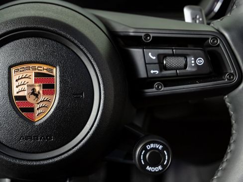 Certified 2025 Porsche Cayenne Coupe image 11