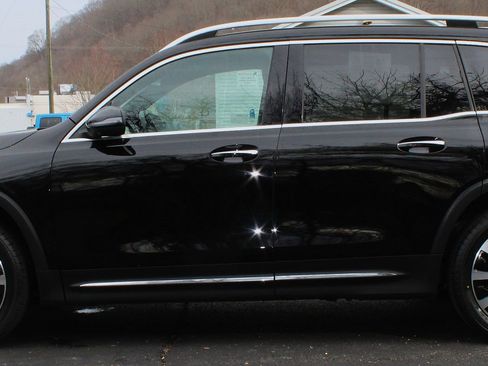 Used 2023 Mercedes-Benz GLB 250 image 8