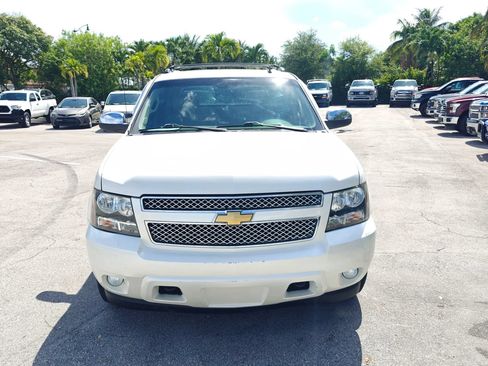 Used 2013 Chevrolet Avalanche LTZ AWD/4WD image 2
