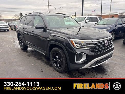 New 2026 Volkswagen Atlas Peak Edition image 7