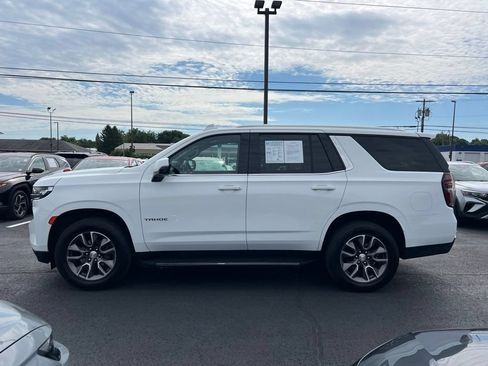 Used 2022 Chevrolet Tahoe LT w/ Luxury Package AWD/4WD image 2
