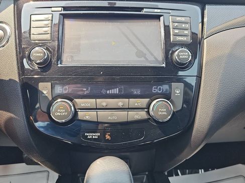 Used 2016 Nissan Rogue SL w/ SL Premium Package FWD image 24