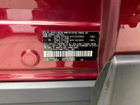 Used 2022 Toyota RAV4 XLE Premium image 10