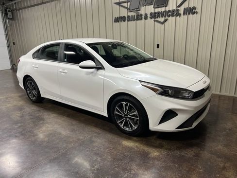 Used 2024 Kia Forte LXS image 6