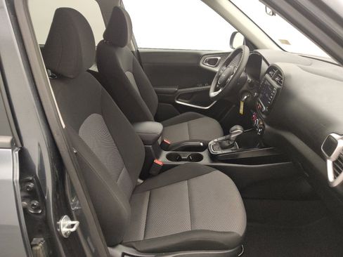 Used 2024 Kia Soul LX w/ Option Group 015 FWD image 21