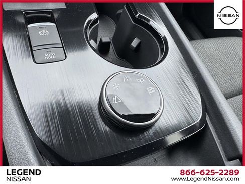 Certified 2024 Nissan Rogue SV image 28