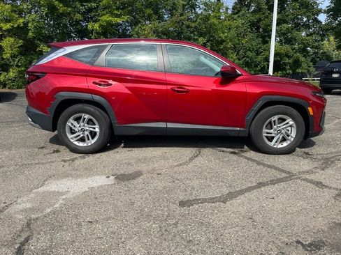 Used 2025 Hyundai Tucson SE FWD image 4