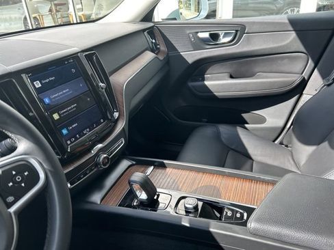 Certified 2022 Volvo XC60 B5 Momentum w/ Climate Package image 22