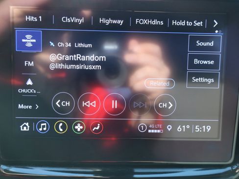 Used 2023 Chevrolet Traverse LT image 20