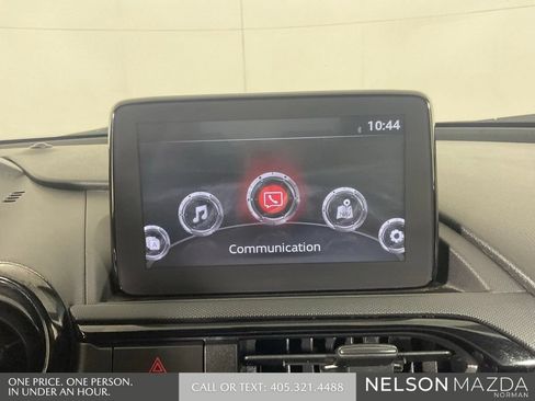 Used 2018 MAZDA MX-5 Miata Club RWD image 26