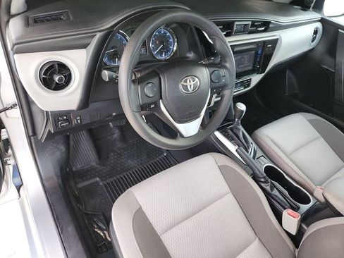 Used 2017 Toyota Corolla LE image 11