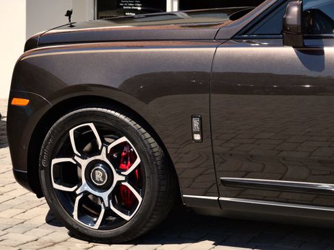 Certified 2023 Rolls-Royce Cullinan Black Badge w/ Driver's Package AWD/4WD image 27