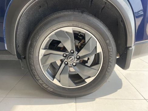 Certified 2024 Nissan Rogue SV FWD image 17