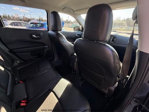 Used 2018 Jeep Compass Latitude AWD/4WD image 19