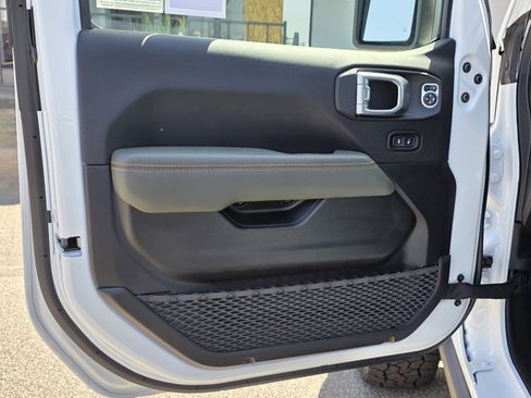 New 2026 RAM 1500 Tradesman AWD/4WD image 26