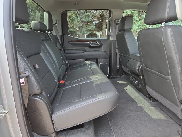 Used 2025 GMC Sierra 1500 SLT AWD/4WD image 34