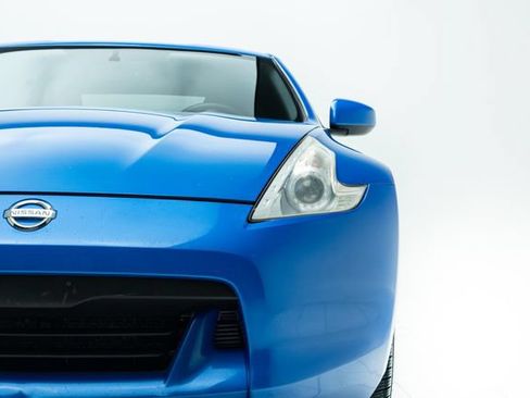 Used 2009 Nissan 370Z Touring w/ Sport Pkg RWD image 7