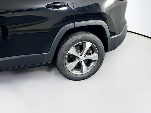 Used 2022 Jeep Cherokee Limited w/ Mopar Interior Package image 30