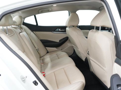 Used 2016 Nissan Maxima 3.5 SV FWD image 12