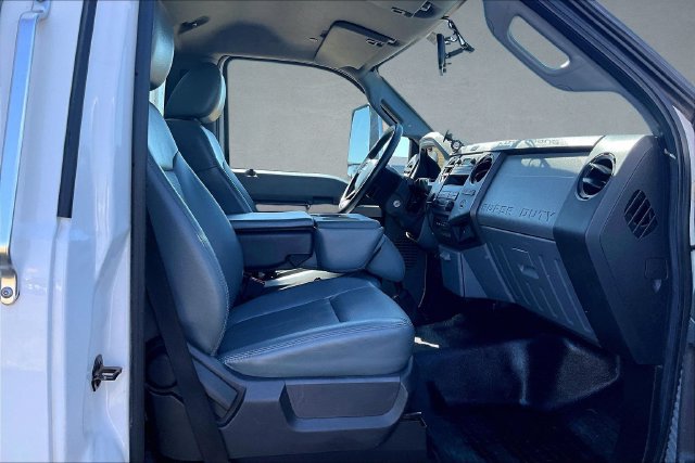 Used 2022 Ford F750 2WD Regular Cab Super Duty image 5