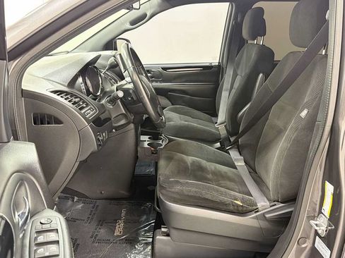 Used 2017 Dodge Grand Caravan SE FWD image 13