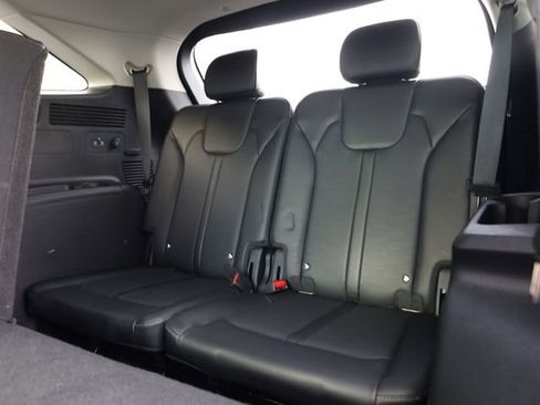 Used 2024 Kia Sorento S image 28