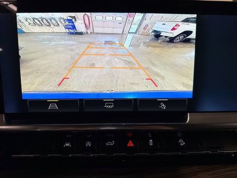 Used 2024 Chevrolet Silverado 1500 LT w/ Z71 Off-Road Package image 15