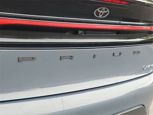 Used 2024 Toyota Prius LE image 12