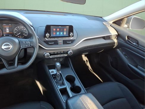 Used 2024 Nissan Altima 2.5 S image 9