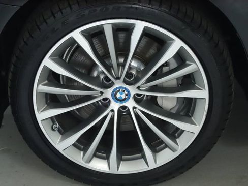 Certified 2023 BMW 530e xDrive 530e iPerformance w/ Premium Package image 37