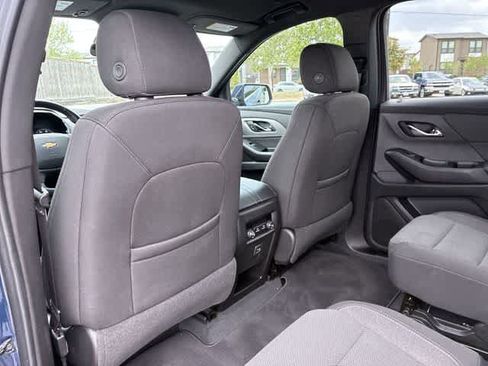Used 2022 Chevrolet Traverse LT w/ LPO, Cargo Package FWD image 19