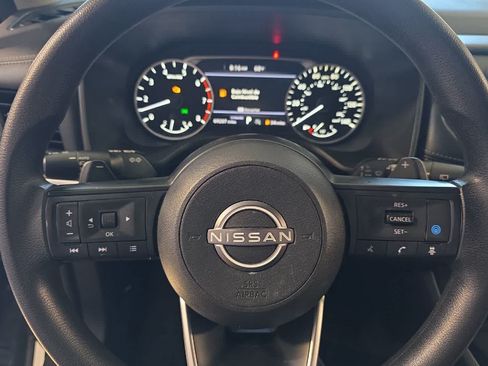 Used 2024 Nissan Rogue SV FWD image 24