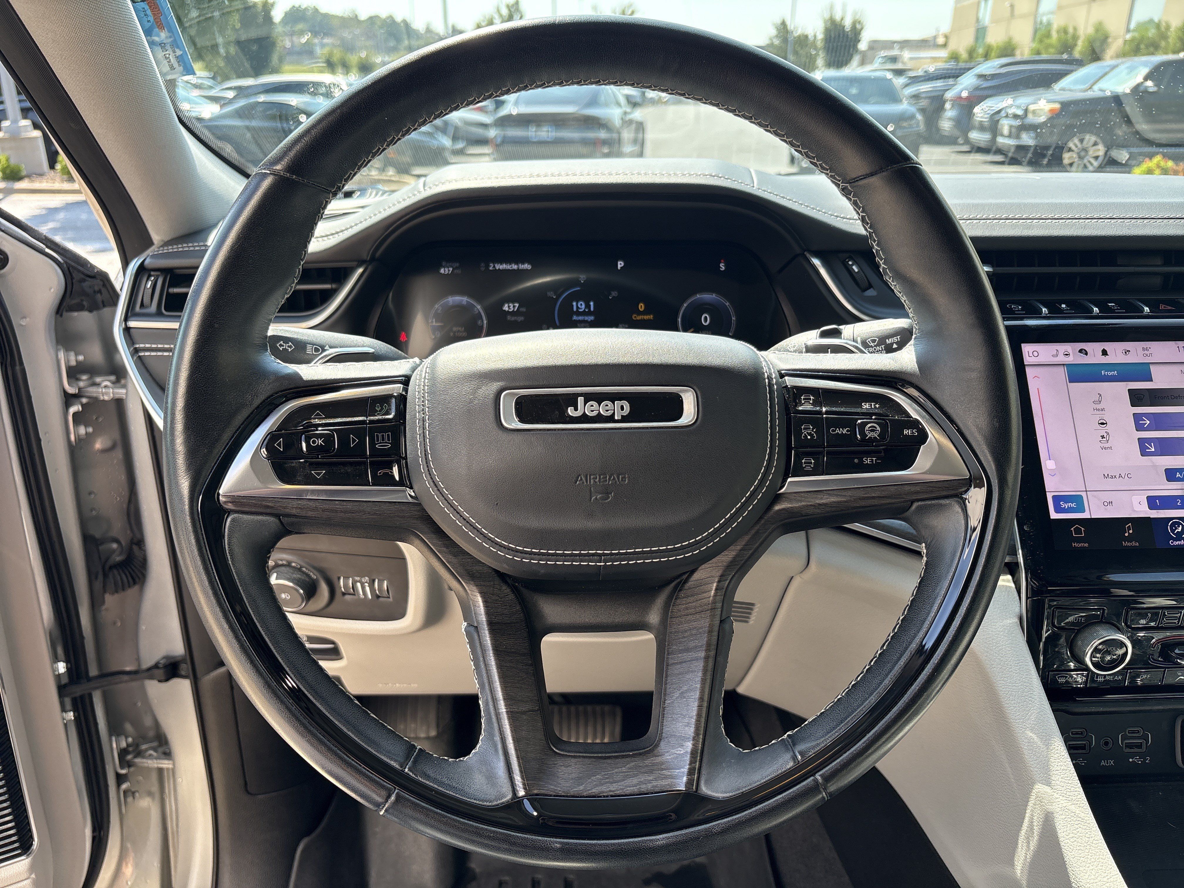 Used 2021 Jeep Grand Cherokee L Overland w/ Advanced Protech Group III AWD/4WD image 18