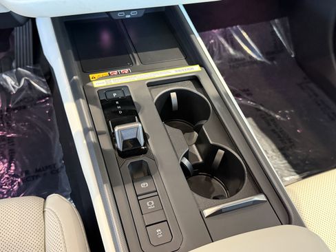 New 2026 Lexus ES 350e FWD image 20