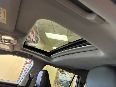 Used 2022 Toyota Highlander XLE image 7