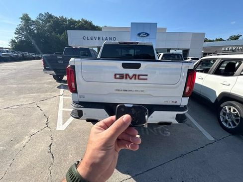 Used 2021 GMC Sierra 1500 AT4 w/ AT4 Premium Package AWD/4WD image 21
