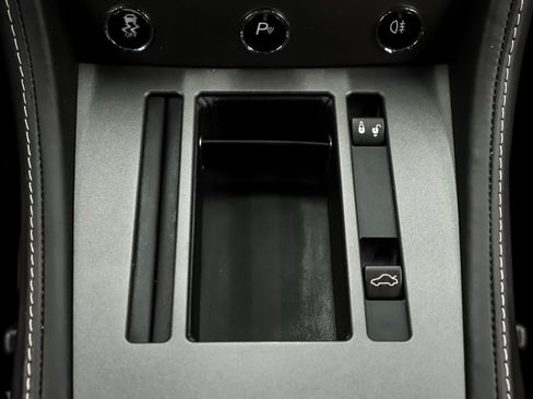 Used 2016 Aston Martin V8 Vantage GT image 37