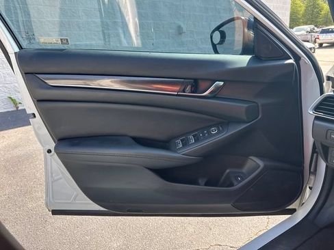 Used 2022 Honda Accord Sport image 18