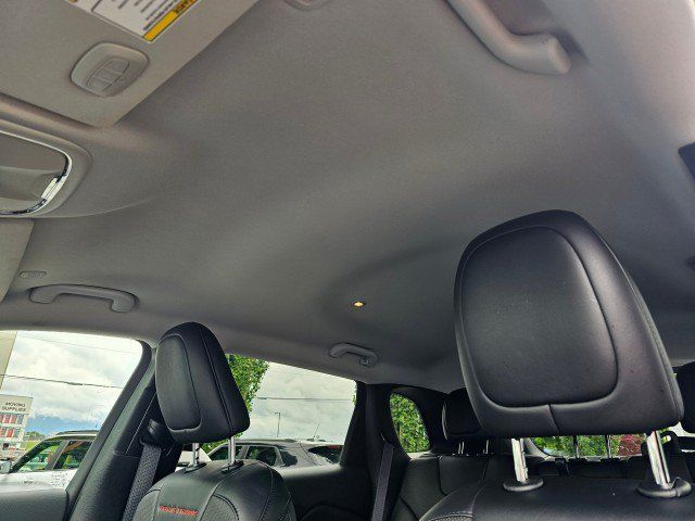 Used 2022 Jeep Cherokee Trailhawk w/ Premium Leather Package AWD/4WD image 28