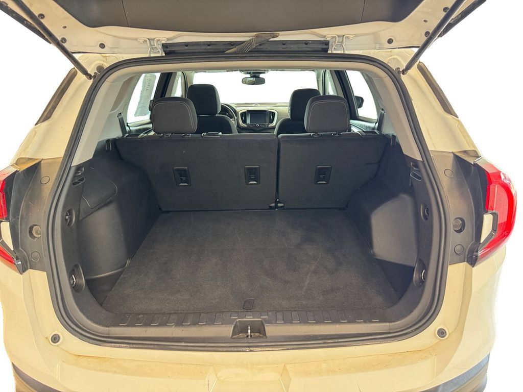 Used 2024 GMC Terrain SLE AWD/4WD image 19