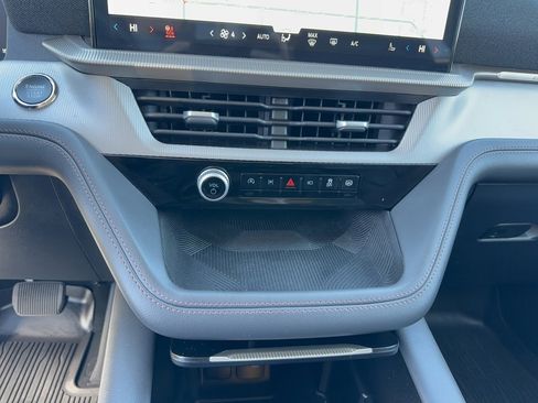 Certified 2025 Ford Explorer Active w/ Active Comfort Package image 23