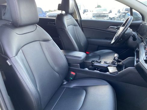 Used 2023 Kia Sportage EX image 21