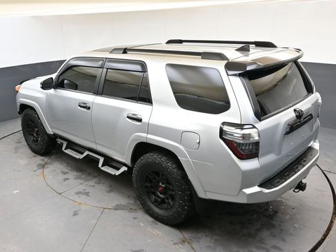 Used 2021 Toyota 4Runner Venture w/ Moonroof Package image 38