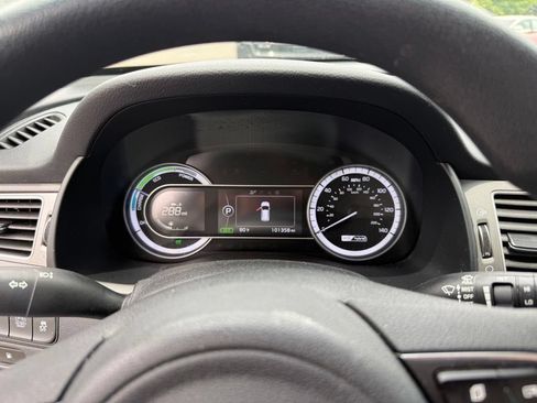 Used 2019 Kia Niro LX FWD image 12