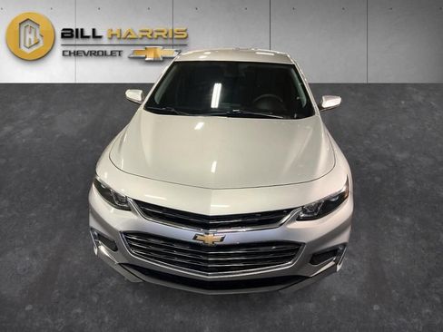Used 2017 Chevrolet Malibu LT FWD image 9